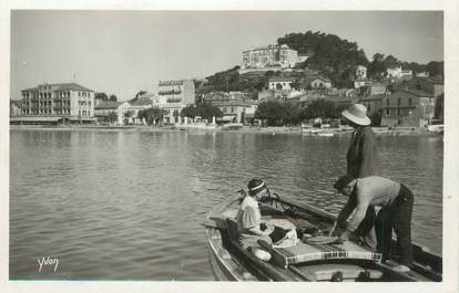 / CPSM  FRANCE 83 "Le Lavandou, vue générale prise du port"