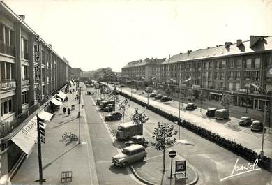 CPSM FRANCE 44 "Saint Nazaire, rue de la République"