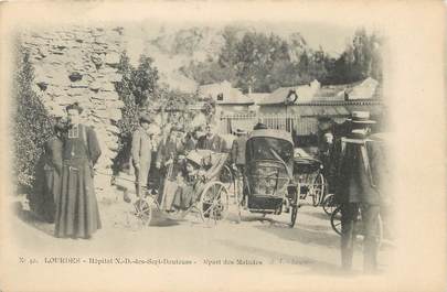 / CPA FRANCE 65 "Lourdes, hôpital Notre Dame des sept douleurs, départ des malades"