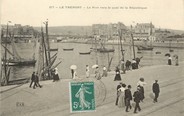 76 Seine Maritime / CPA FRANCE 76 "Le Tréport, le port vers le quai de la république"