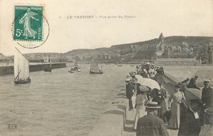 / CPA FRANCE 76 "Le Tréport, vue prise du phare"