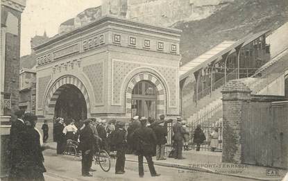 / CPA FRANCE 76 "Le Tréport Terrasse, la station du funiculaire"