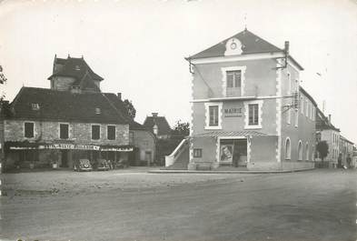 CPSM FRANCE 46 "Labastide Murat, Place de l'Hotel de ville"