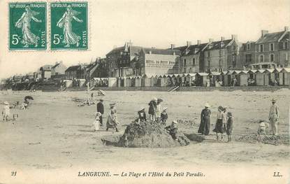 / CPA FRANCE 14  "Langrune, la plage et l'hôtel du petit Paradis"