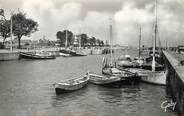 14 Calvado / CPSM FRANCE 14 "Ouistreham Riva Bella, le port de pêche"