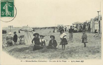 / CPA FRANCE 14 "Riva Bella, un coin de la plage"