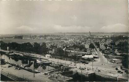 / CPSM FRANCE 14 "Ouistreham, Riva Bella, vue générale prise du phare"