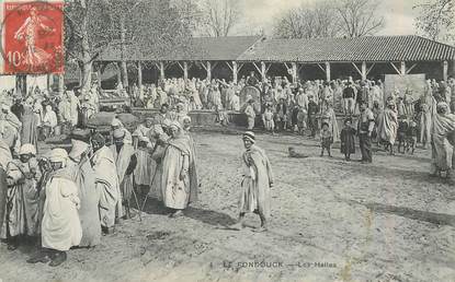 CPA ALGERIE "Le Fondouck, les Halles"