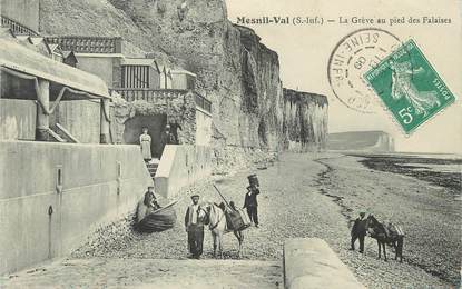 / CPA FRANCE 76 "Mesnil Val, la grève au pied des Falaises"