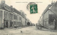 72 Sarthe / CPA FRANCE 72 "Fresnay sur Sarthe, av de la République"