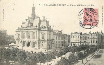 / CPA FRANCE 92 "Levallois Perret, hôtel de ville et jardin"