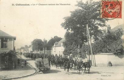 / CPA FRANCE 28 "Chateaudun, le 1er chasseurs rentrant des Manoeuvres"