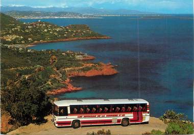 / CPSM FRANCE 83 "Saint Raphaël, société des autocars" / BUS