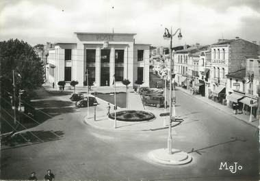 / CPSM FRANCE 17 "Royan, la poste"