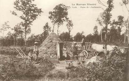 / CPA FRANCE 58 "En forêt, hutte de Charbonnier"