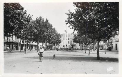 / CPSM FRANCE 24 "Bergerac, place et monument de la résistance"