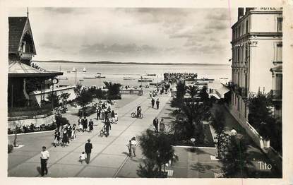 CPSM FRANCE 33 "Arcachon, un coin de la plage à marée basse"