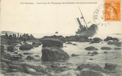 / CPA FRANCE 76 "Fécamp, sauvetage de l'équipage du chalutier Augustin Leborgne"