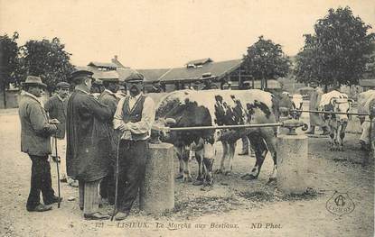 CPA FRANCE 14 "Lisieux, le marché aux Bestiaux"