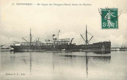 / CPA FRANCE 59 "Dunkerque, un vapeur des chargeurs réunis faisant du charbon"