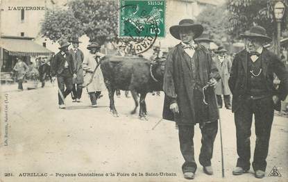 CPA FRANCE 15 "Aurillac, Paysans cantaliens à la Foire de la Saint Urbain"