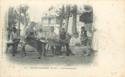 / CPA FRANCE 64 "Salies de Béarn, les sandaliers"