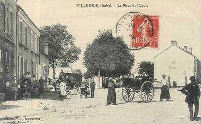 CPA FRANCE 36 "Villedieu, la place de l'Ecole"