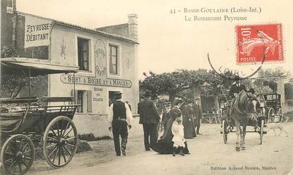 CPA FRANCE 44 "Basse Goulaine, le restaurant Peyrusse, café"