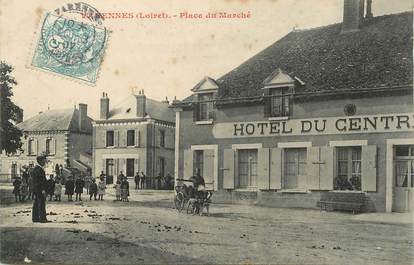 CPA FRANCE 45 "Varennes, Place du Marché, Hotel du Centre" / VOITURE A CHIEN