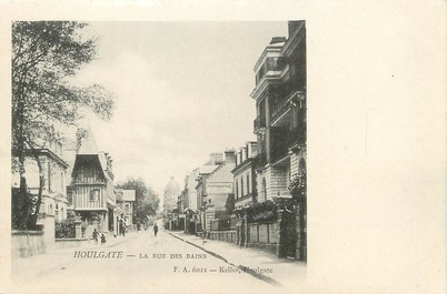 / CPA FRANCE 14 "Houlgate, la rue des bains "