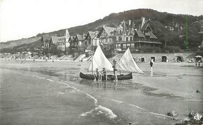 / CPSM FRANCE 14 "Houlgate, vue sur la plage et le bois de Boulogne "