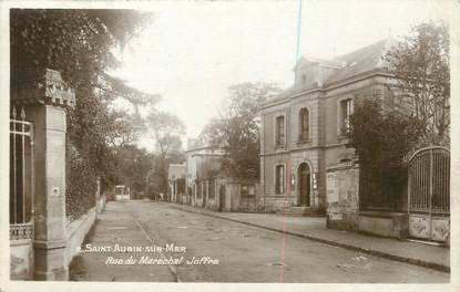 / CPA FRANCE 14 "Saint Aubin sur Mer, rue du maréchal Joffre"