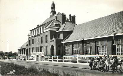 / CPSM FRANCE 78 "Bois d'Arcy, le groupe scolaire"