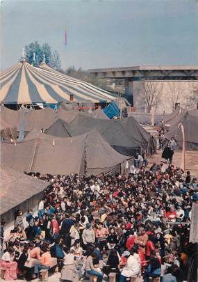 / CPSM FRANCE 71 "Taizé, concile des jeunes, église et tentes"