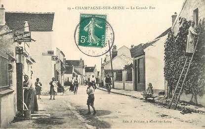 CPA FRANCE 77 "Champagne sur Seine, la Grande rue"