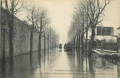 / CPA FRANCE 94 "Maison Alfort, la rue de la gare" / INONDATION / TEXTE