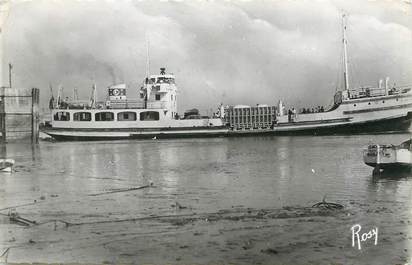 / CPSM FRANCE 44 "Saint Brévin, le Saint Christophe au départ pour Saint Nazaire"