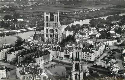 / CPSM FRANCE 78 "Mantes Gassicourt, la tour et la place Saint Maclou"