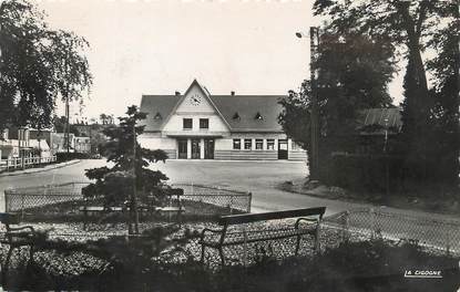 / CPSM FRANCE 76 "Saint Valéry en Caux, la nouvelle gare"