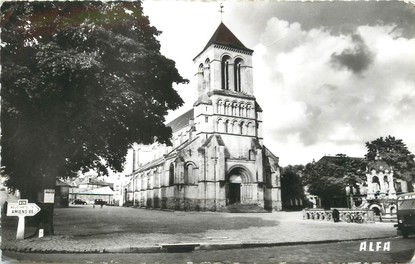 / CPSM FRANCE 76 "Saint Saëns, l'église"