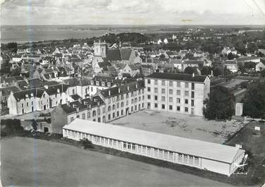 / CPSM FRANCE 56 "Sarzeau, école des Missions"