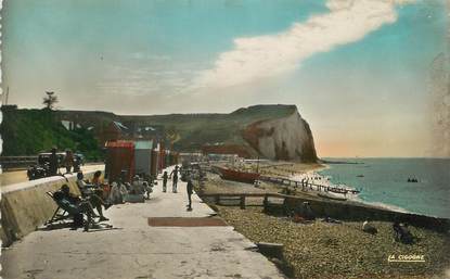 / CPSM FRANCE 76 "Veulettes, la plage et falaise d'Aval"