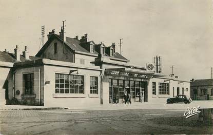 / CPSM FRANCE 60 "Compiègne, la gare"