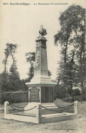 / CPA FRANCE 76 "Neuville les Dieppe, Le monument commémoratif"