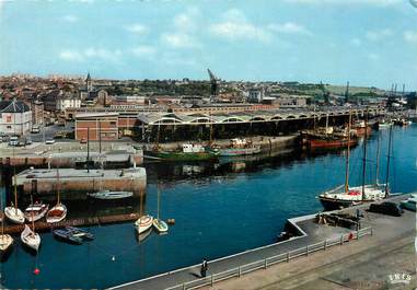 / CPSM FRANCE 76 "Dieppe, le bassin Duquesne et le halle au poisson"