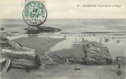/ CPA FRANCE 64 "Biarritz, un coin de la plage"