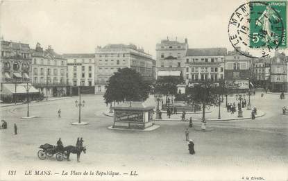 / CPA FRANCE 72 "Le Mans, la place de la République"