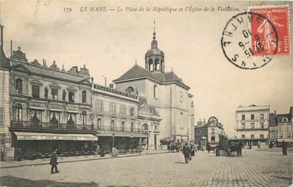 / CPA FRANCE 72 "Le Mans, la place de la République et l'église de la visitation"