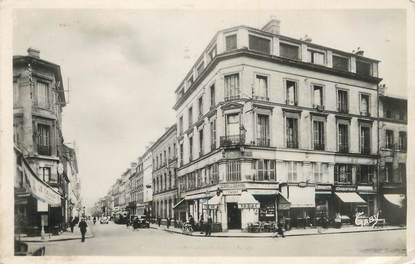 / CPSM FRANCE 76 "Elbeuf, place du Calvaire et rue Jean Jaurès"