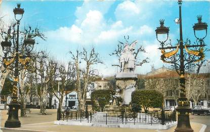 / CPSM FRANCE 13 "Aubagne, cours Marcéhal Foch, monument aux morts"